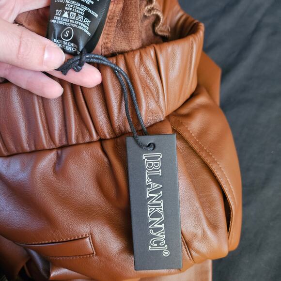 BlankNYC Brown When Its Love Faux Leather Wide Leg Pull On Pants Size S NWT Crop - Picture 8 of 12